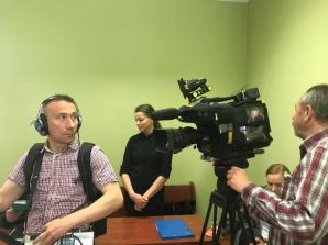 [VIDEO] Czy gorzowska mecenas Anna Grzesiowska namawia od kilku lat swojego klienta - porywacza dziecka - do łamania prawa? Czy doradza mu, by lekceważył prawomocne wyroki sądów w Polsce i Wielkiej Brytanii? Za nic mając koszmar tęskniącej matki!?