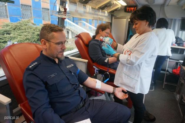 Śląscy policjanci oddali 12 litrów krwi