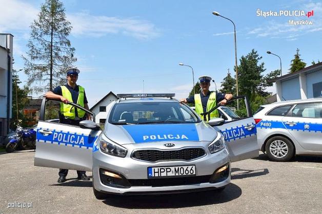 3-latek z psem doprowadził policjantów do nieprzytomnej mamy