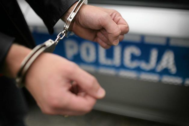 Z bratem bawili się w chowanego, znalazła ich policja